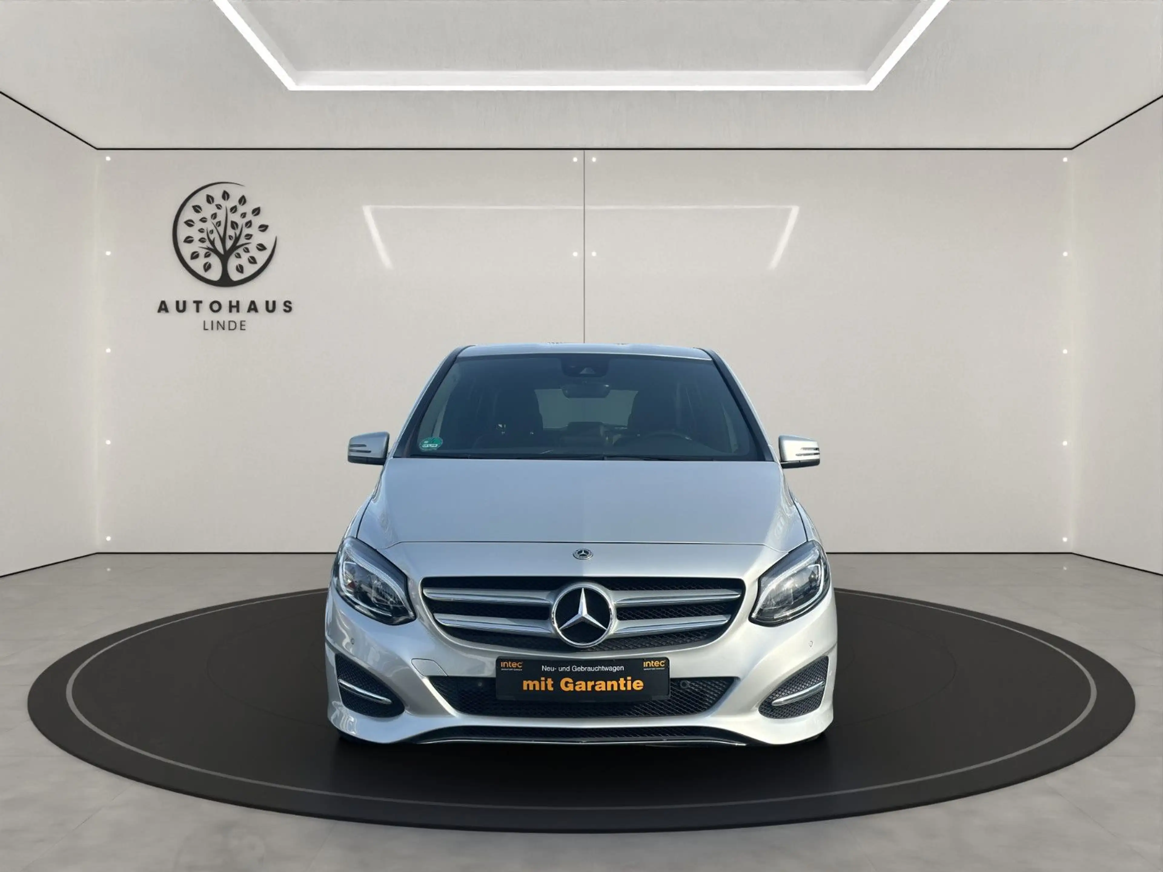 Mercedes-Benz B 180 euro6 LED Scheinwerfer Navi Teilleder — photo 8