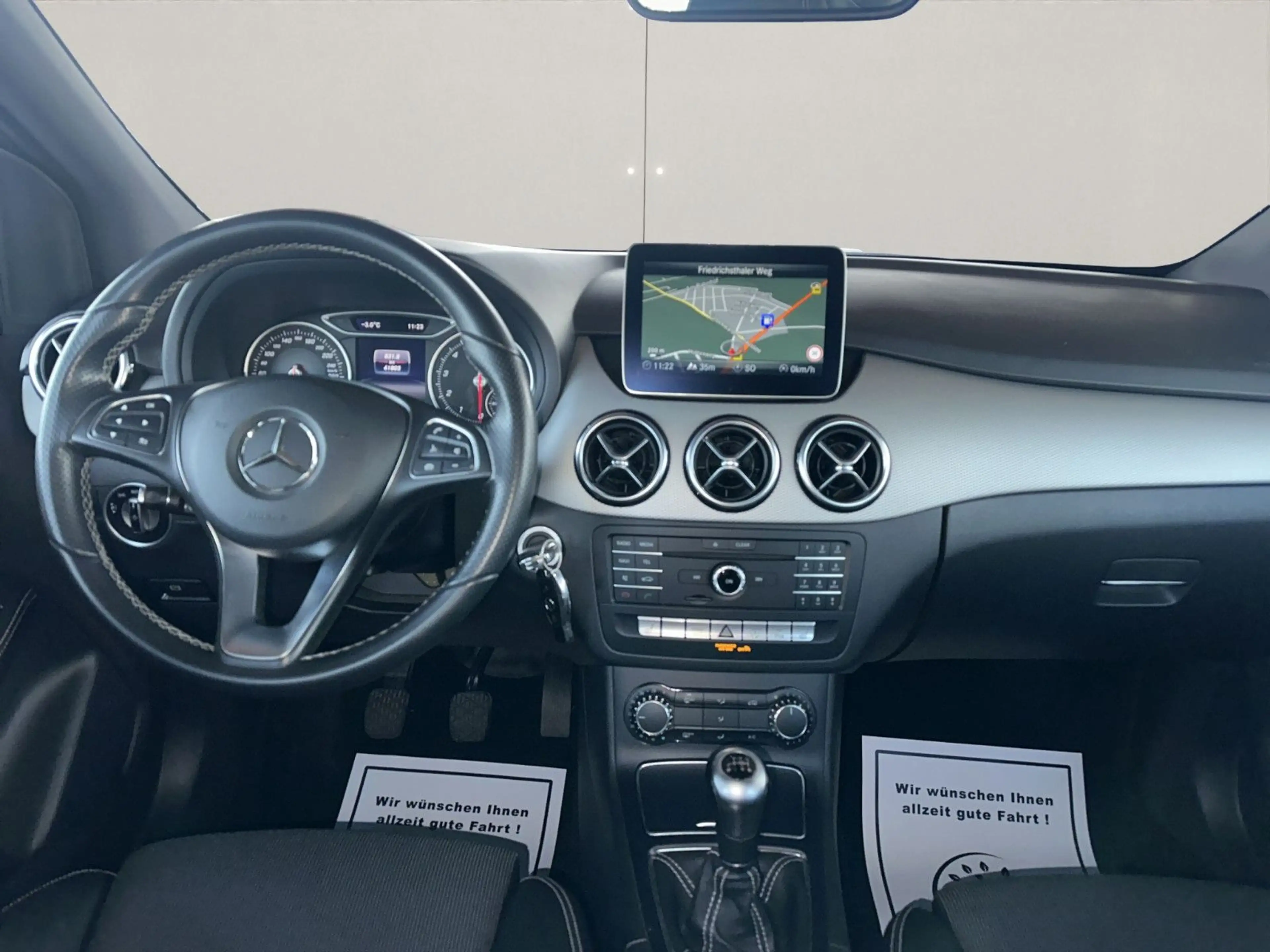 Mercedes-Benz B 180 euro6 LED Scheinwerfer Navi Teilleder — photo 9