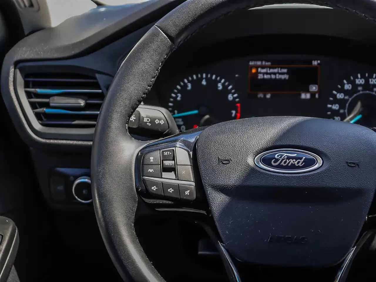 Ford Escape снимка Ford Escape