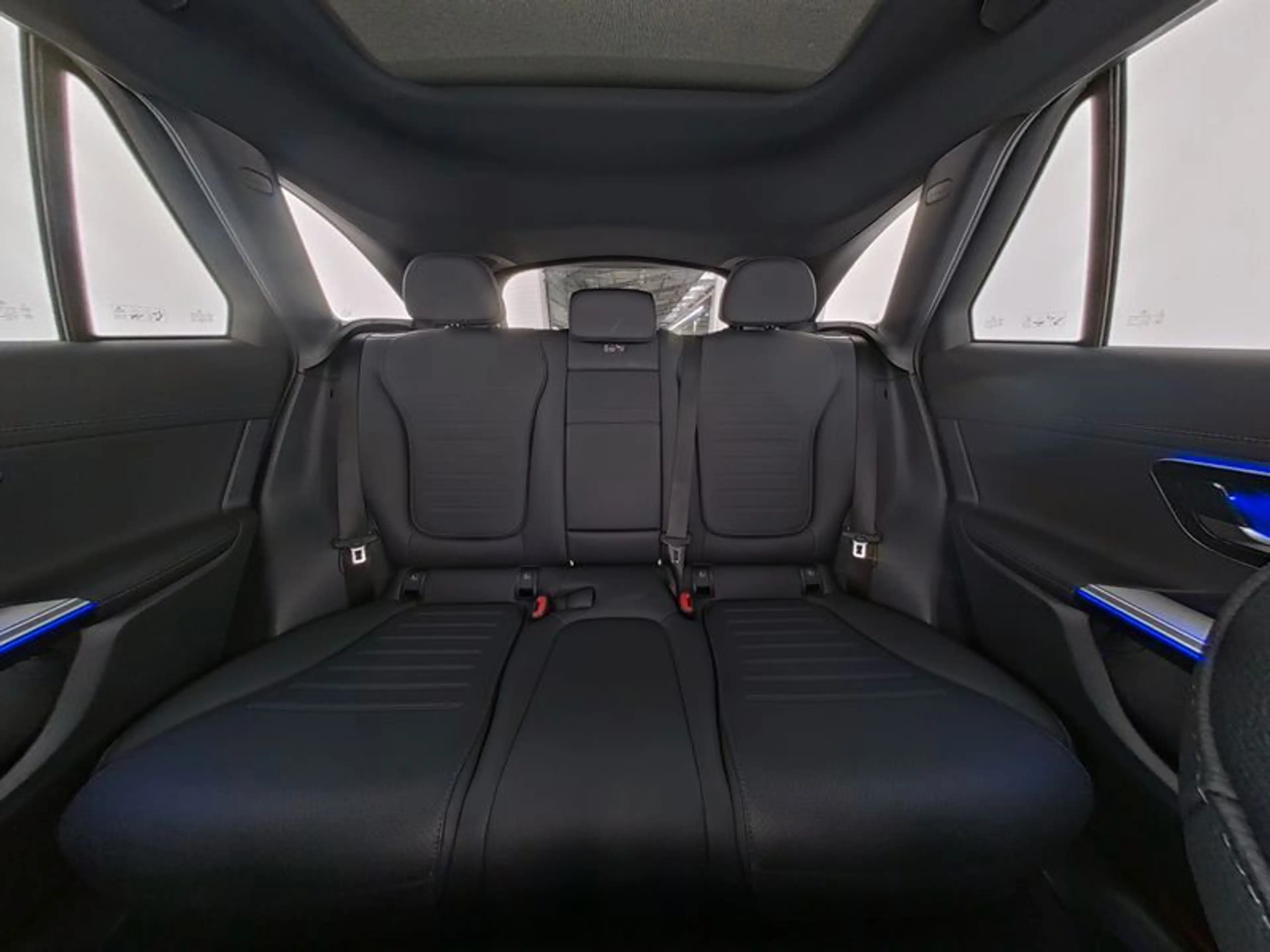 Mercedes-Benz GLC 200 4MATIC AMG+MEMORY+TOTW+AMBIENTE+ILS+AHK — photo 8