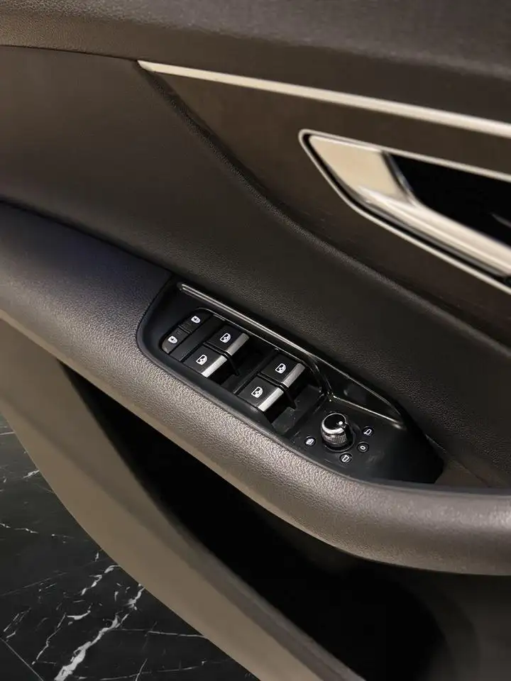 Audi Q7 снимка Audi Q7