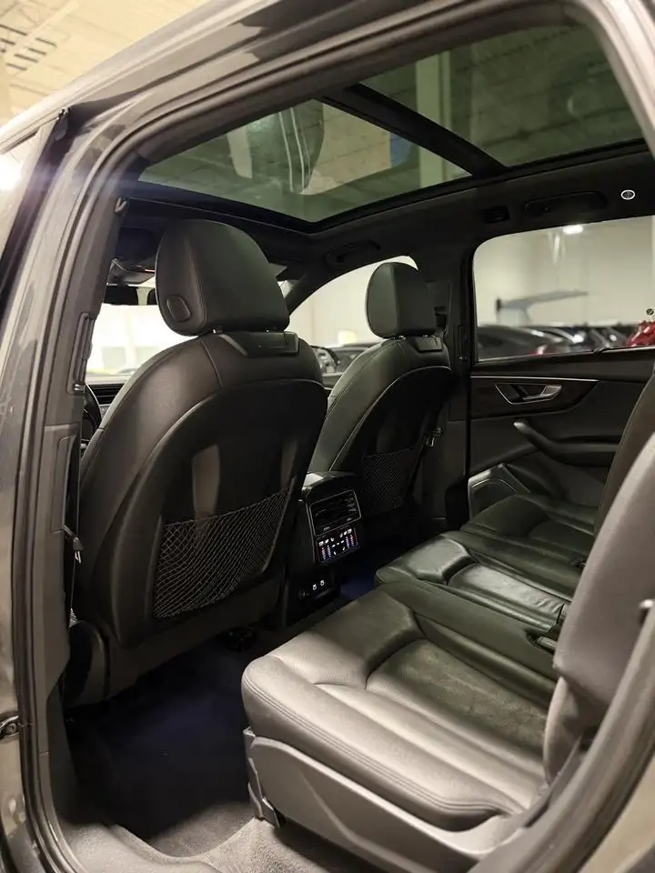 Audi Q7 снимка Audi Q7