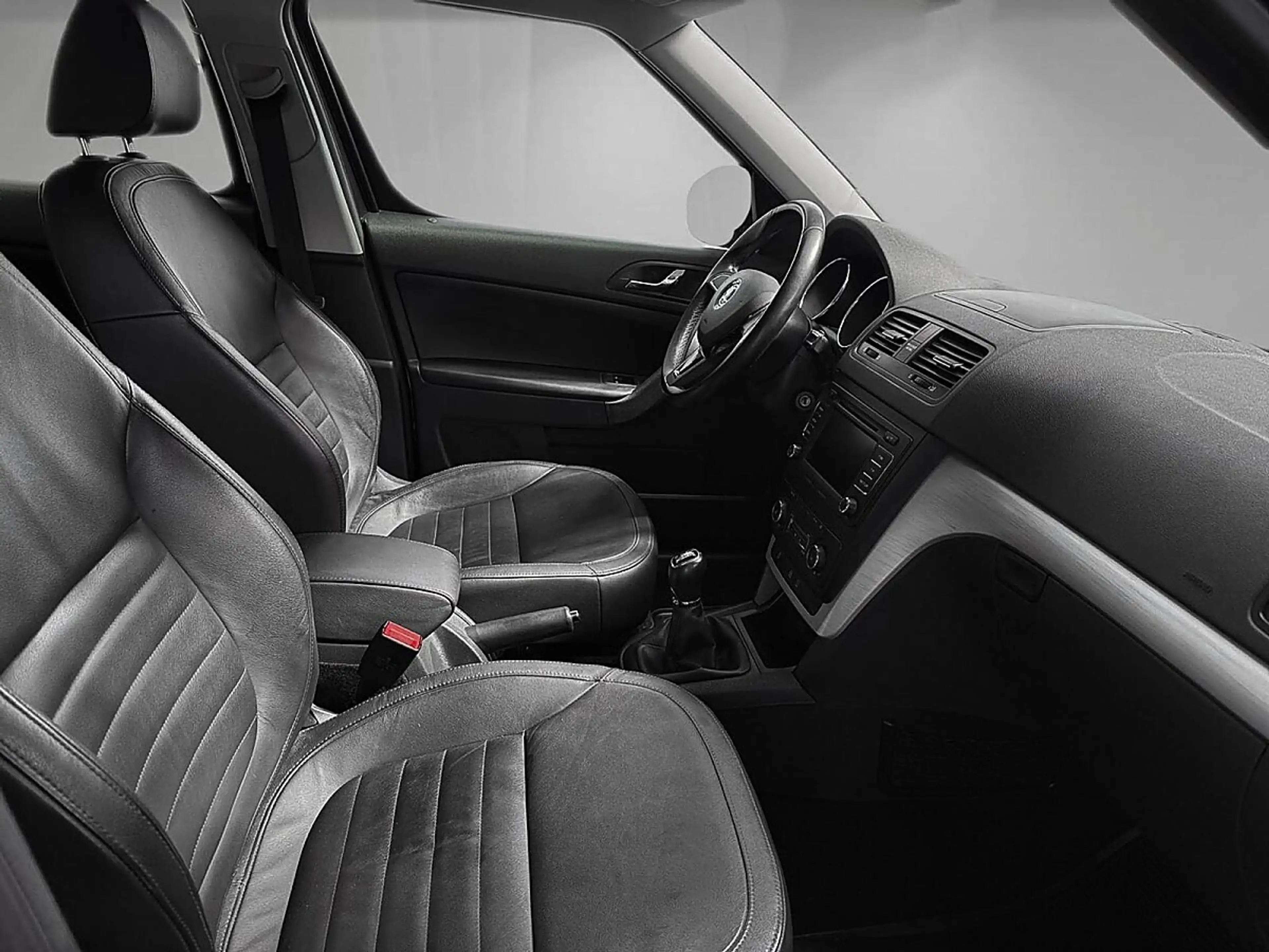 Skoda Yeti Ambition 2,0 TDI 4x4 | 1.BESITZ | — photo 8