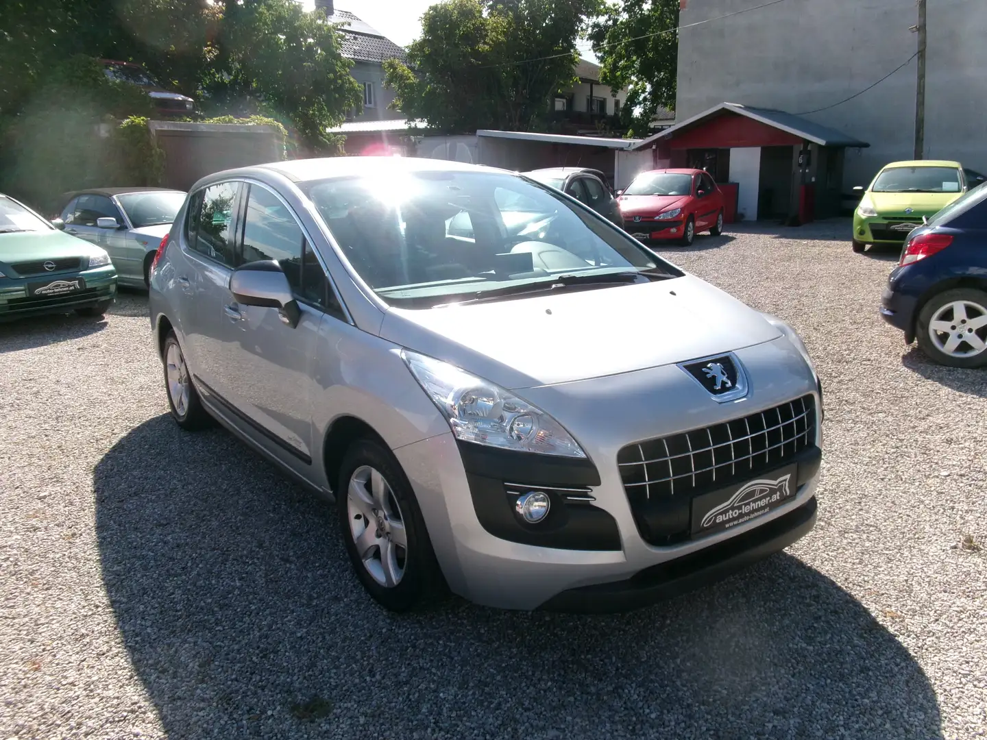 Peugeot 3008 3008 1,6 HDi 110 FAP ASG6 Active Grau - 2