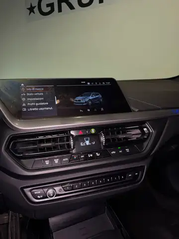 BMW 1 Series view 17