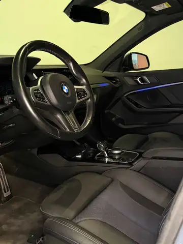 BMW 1 Series view 11