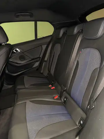 BMW 1 Series view 28