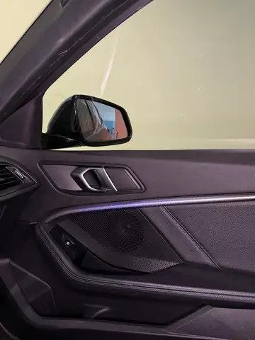 BMW 1 Series view 20