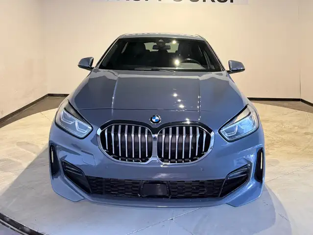 BMW 1 Series view 5