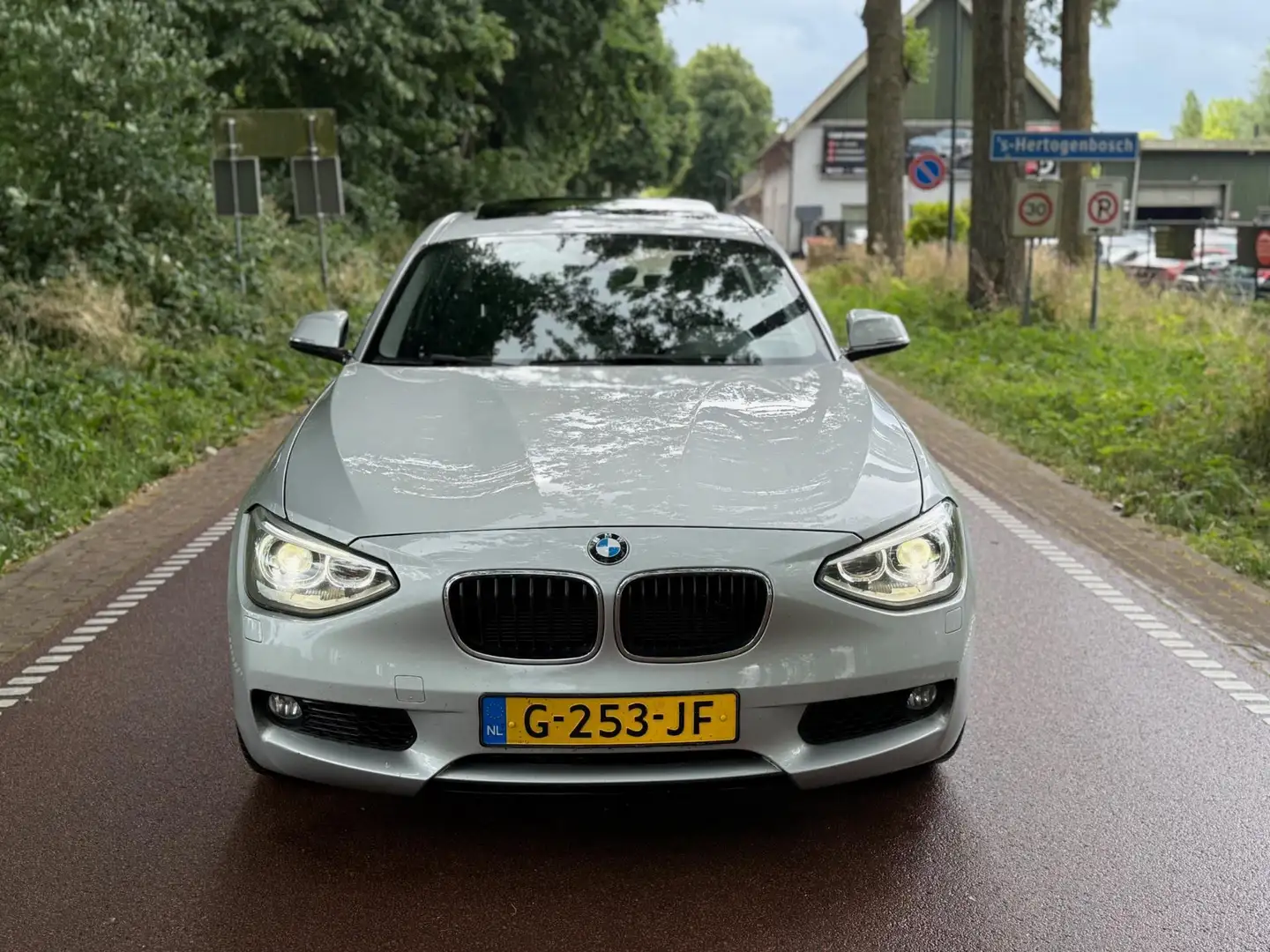BMW 118 1-serie 118i Business XENON!SCHUIFDAK!NAVI!6BAK! Grijs - 2