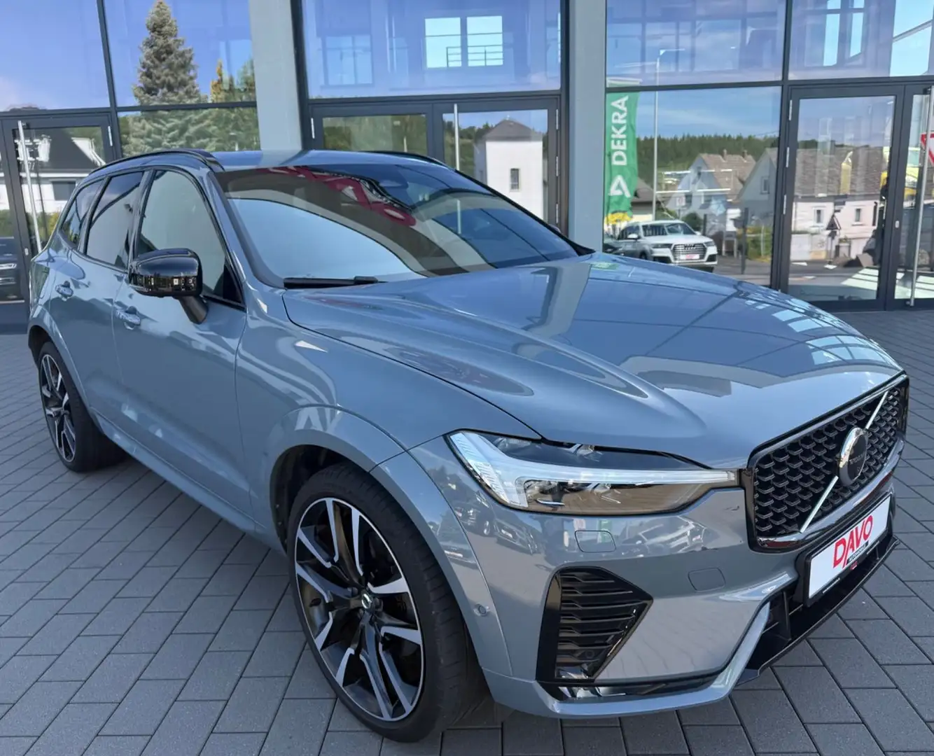 Volvo XC60 R Design 2WD/AHK/360°/ACC Grau - 2