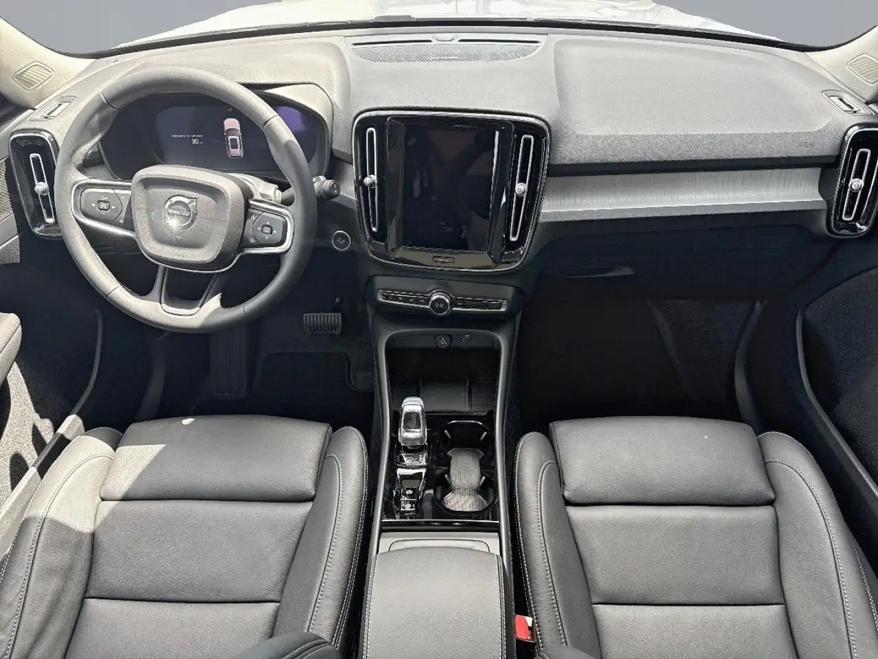 Volvo XC40 2026 — фото 10