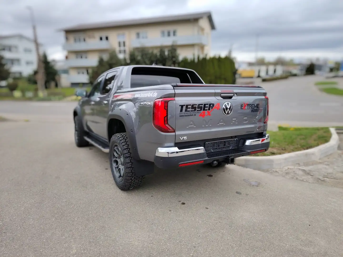 Volkswagen Amarok Aventura 3.0 / V6 Diesel TESSER4x4 + HURTER UMBAU Szary - 2