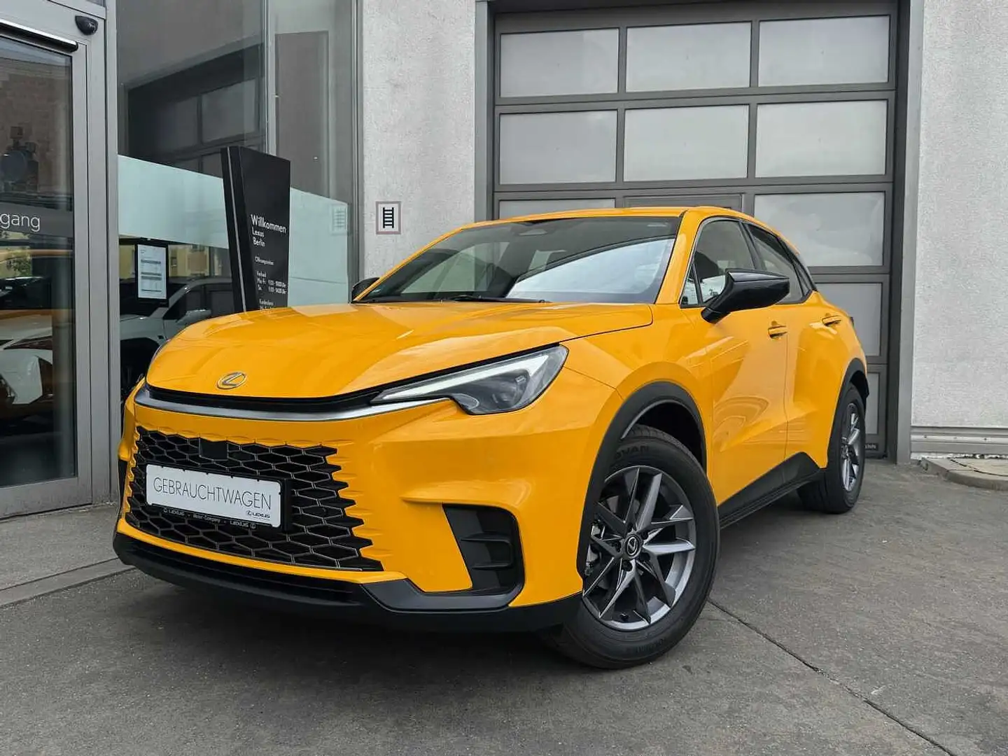Lexus LBX * Komfort Paket * Yellow - 2