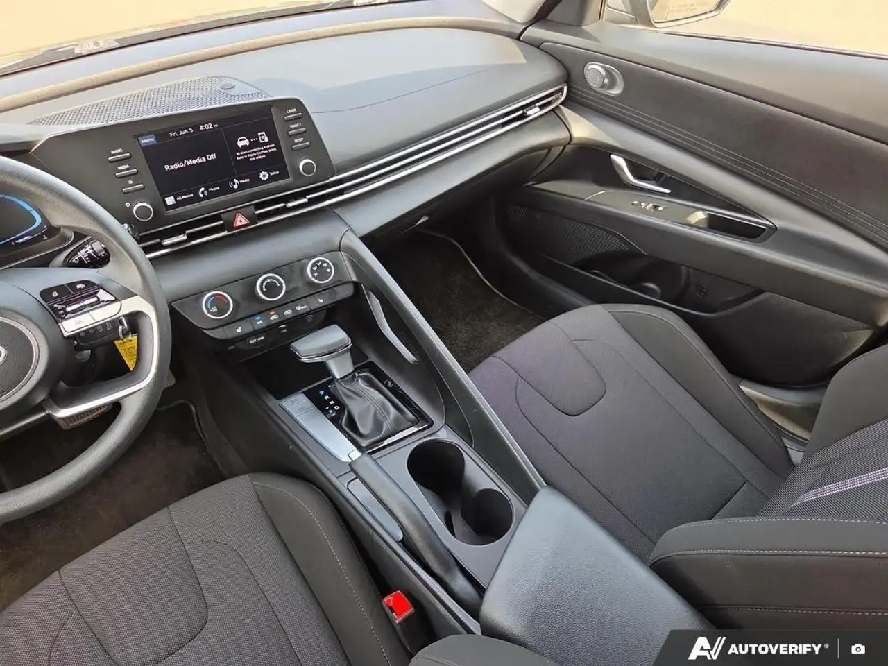 Hyundai ELANTRA fotografie Hyundai ELANTRA