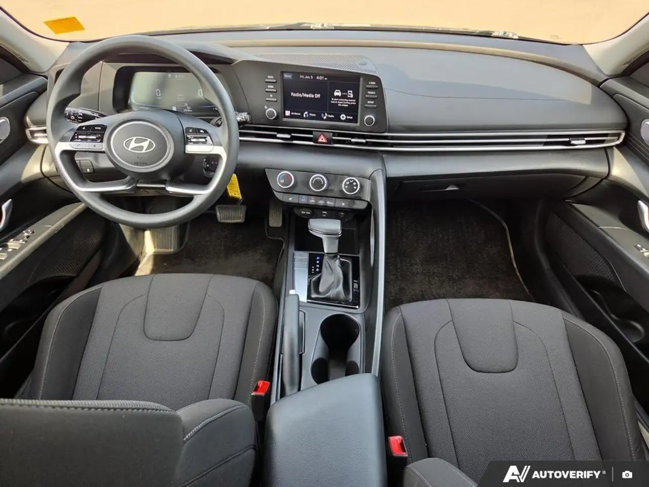 Hyundai ELANTRA fotografie Hyundai ELANTRA