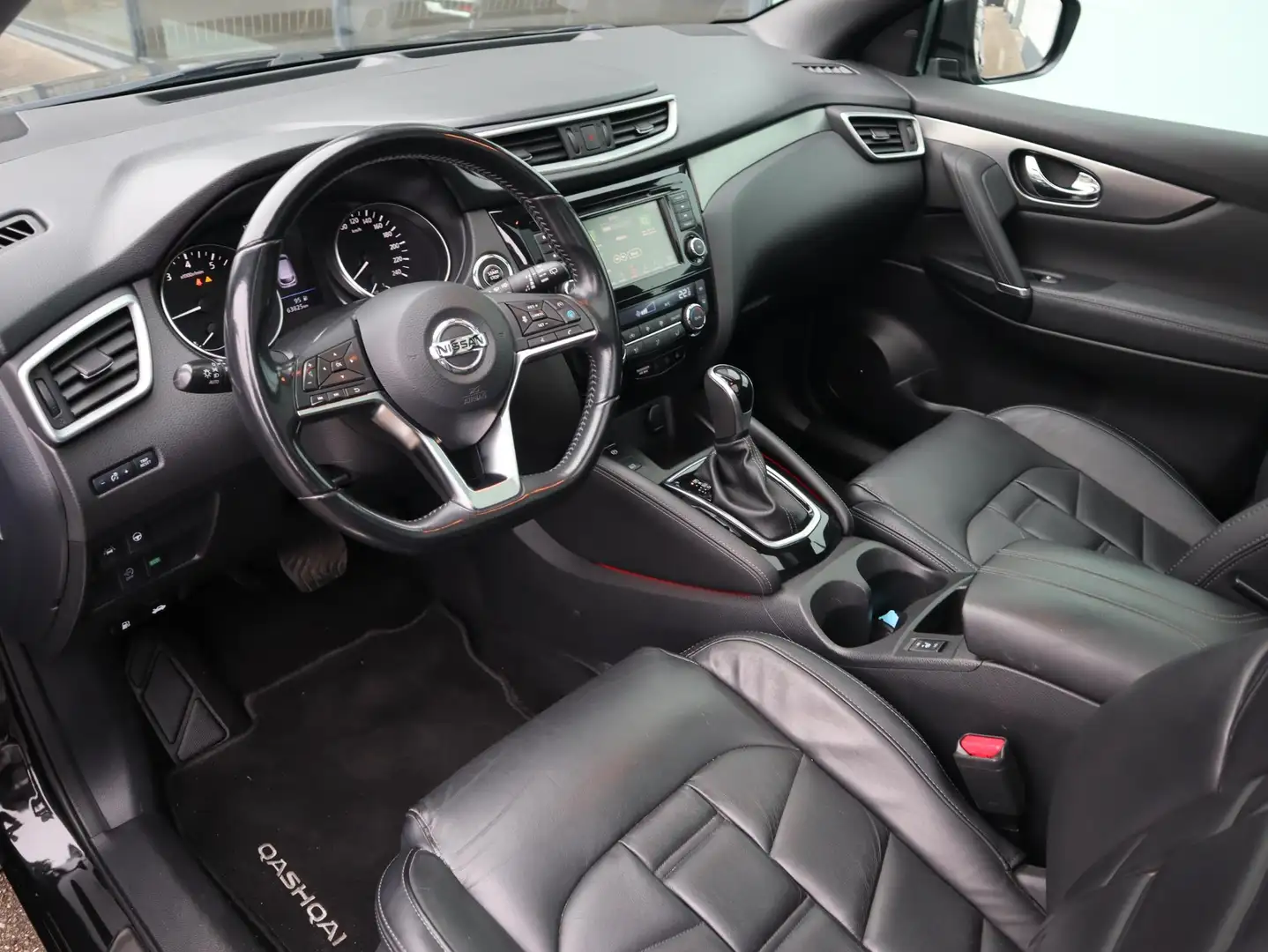Nissan Qashqai 1.3 DIG-T Tekna + | AUTOMAAT | Lederen Bekl. | Pan Noir - 2