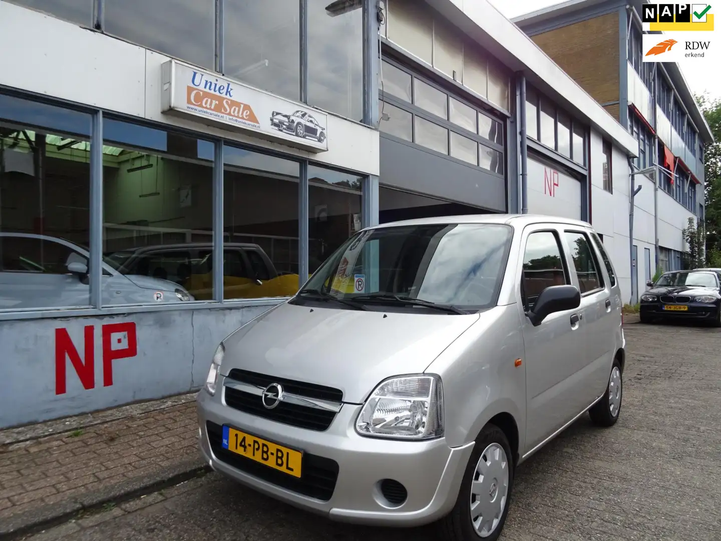 Opel Agila 1.0-12V Essentia Grijs - 1