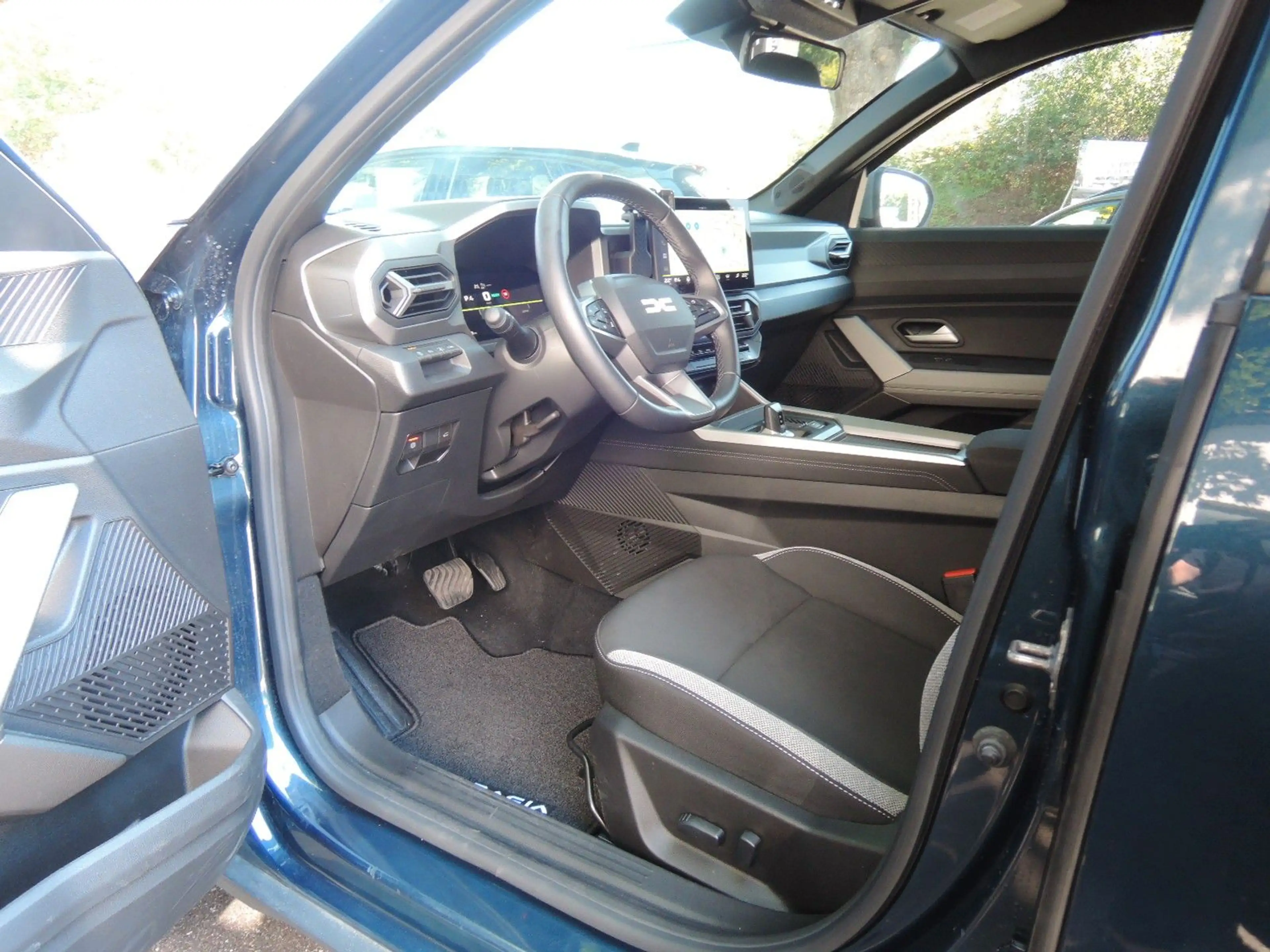 Dacia Bigster hybrid 155 Journey  GJR, SHZ,Kamera — photo 10