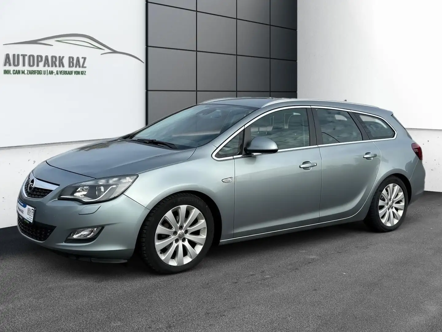 Opel Astra J Sports Tourer Innovation AUTOMATIK Silber - 1
