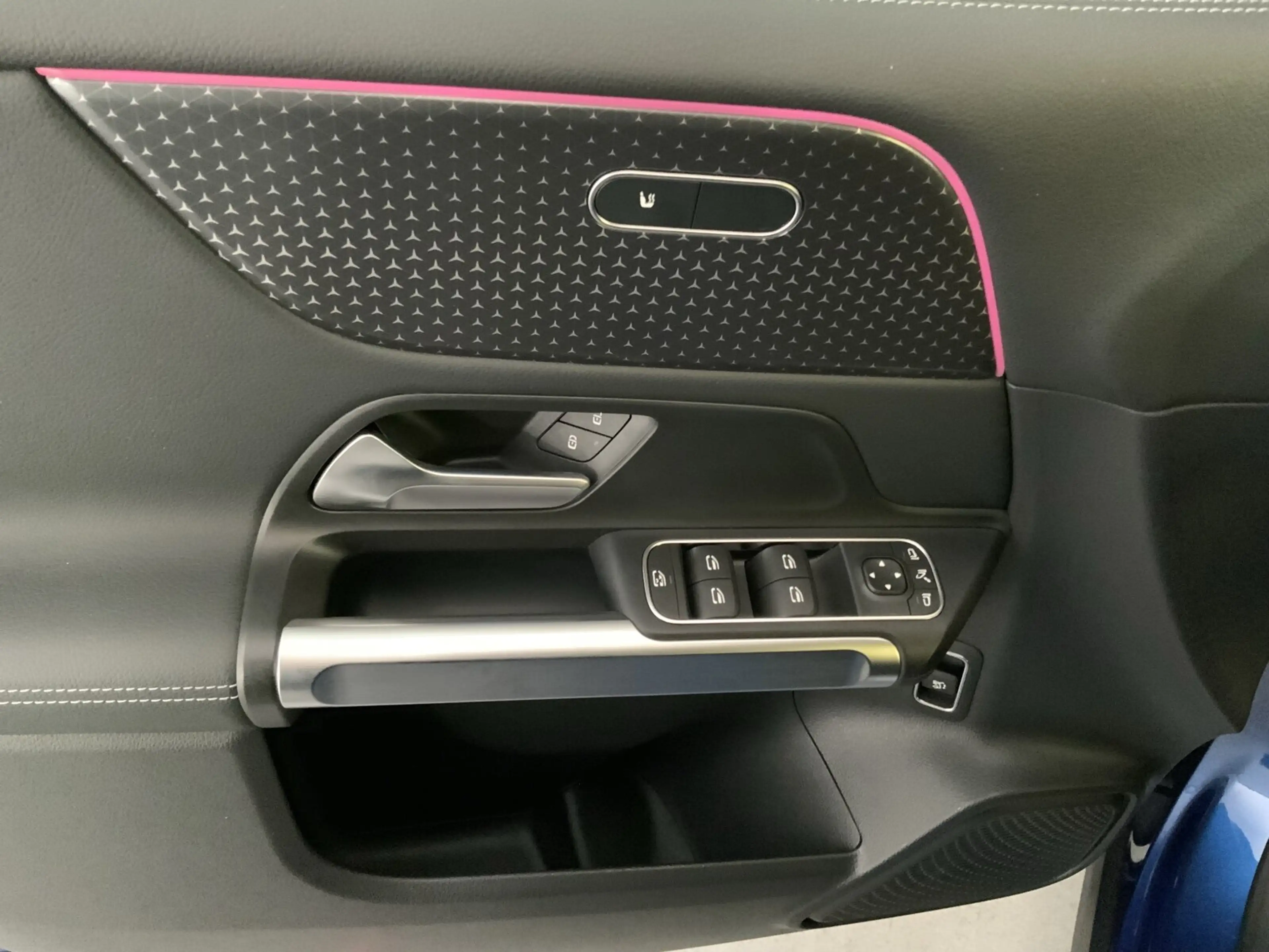 Mercedes-Benz EQB 300 EQB 300 4MATIC  Progressive Navi/Klima/LED — photo 12