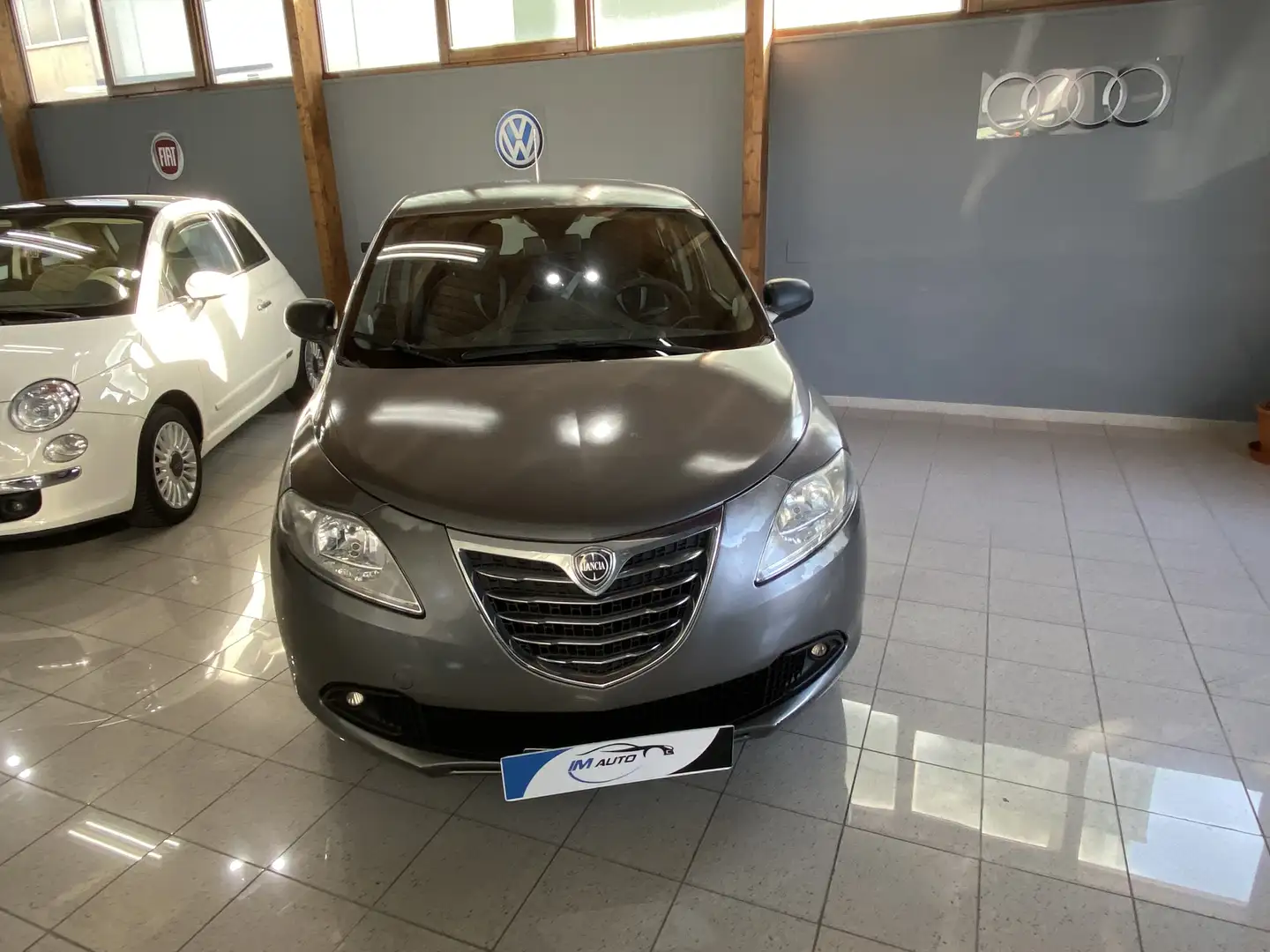Lancia Ypsilon 1.2 8v Silver ecochic Gpl 69cv Bronce - 1