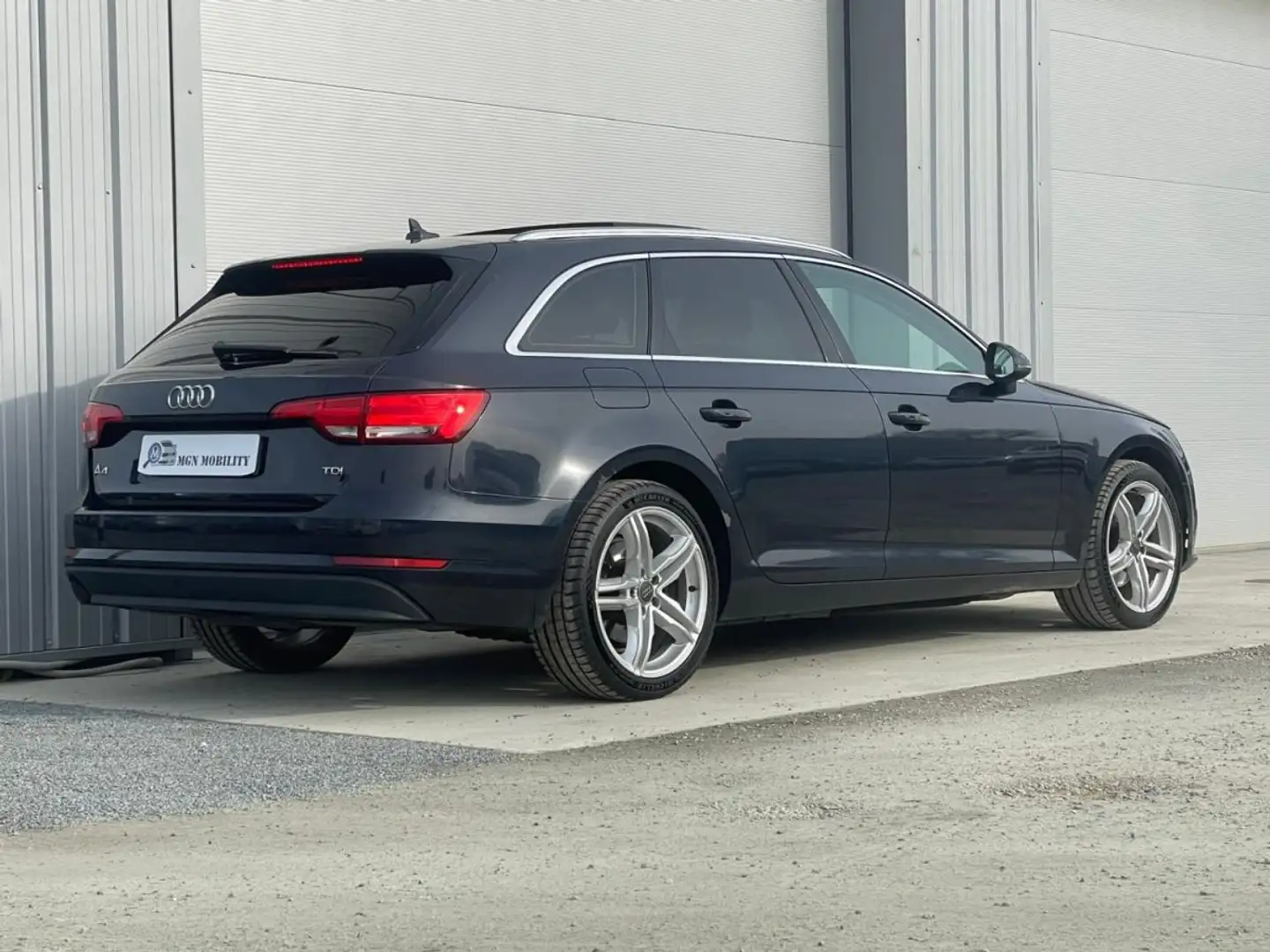 Audi A4 A4 AVANT 2.0 TDI 150 Bleu - 2