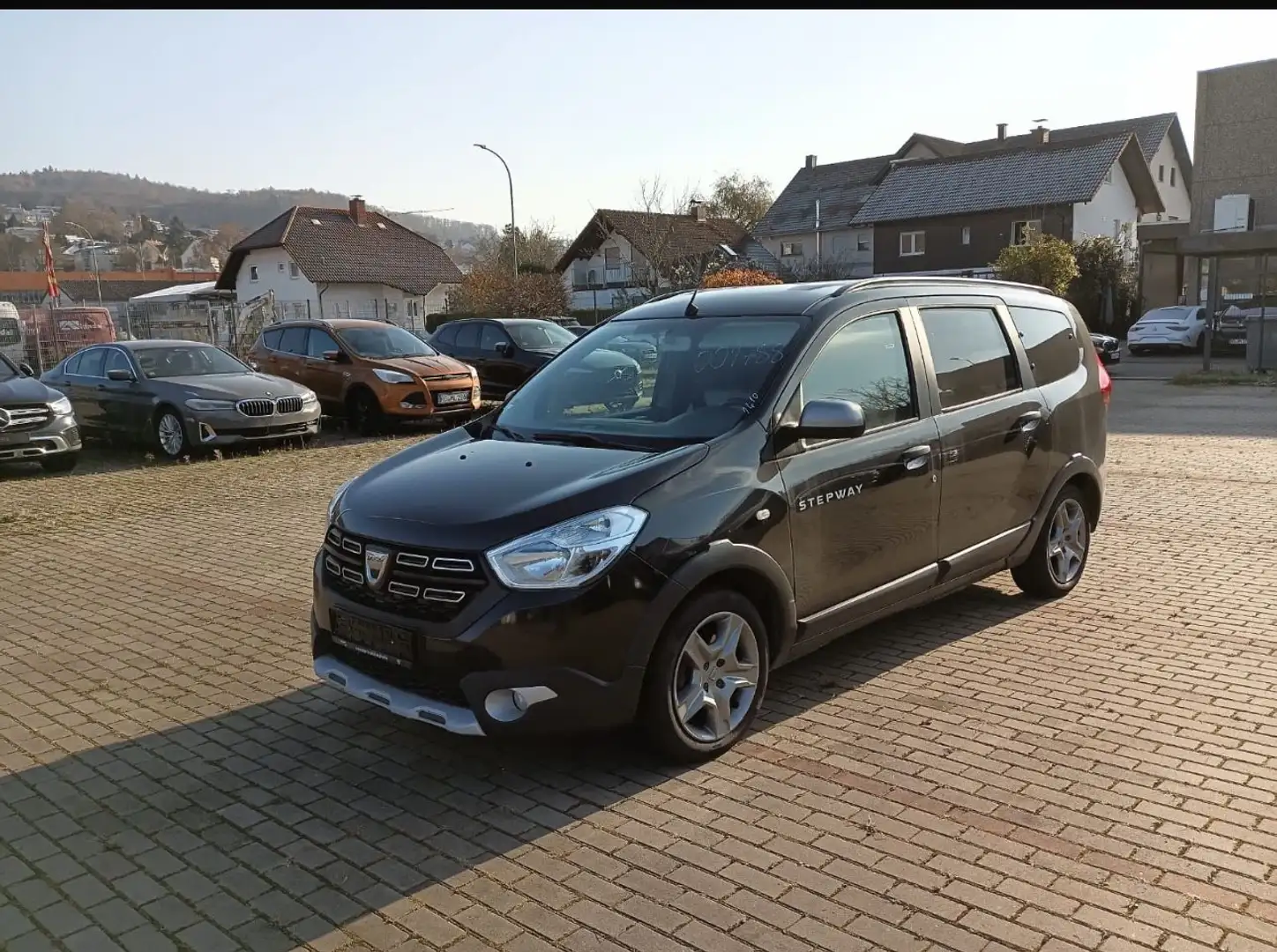 Dacia Lodgy Stepway 7 Sitze/Navi/Kamera/10800Netto Schwarz - 2