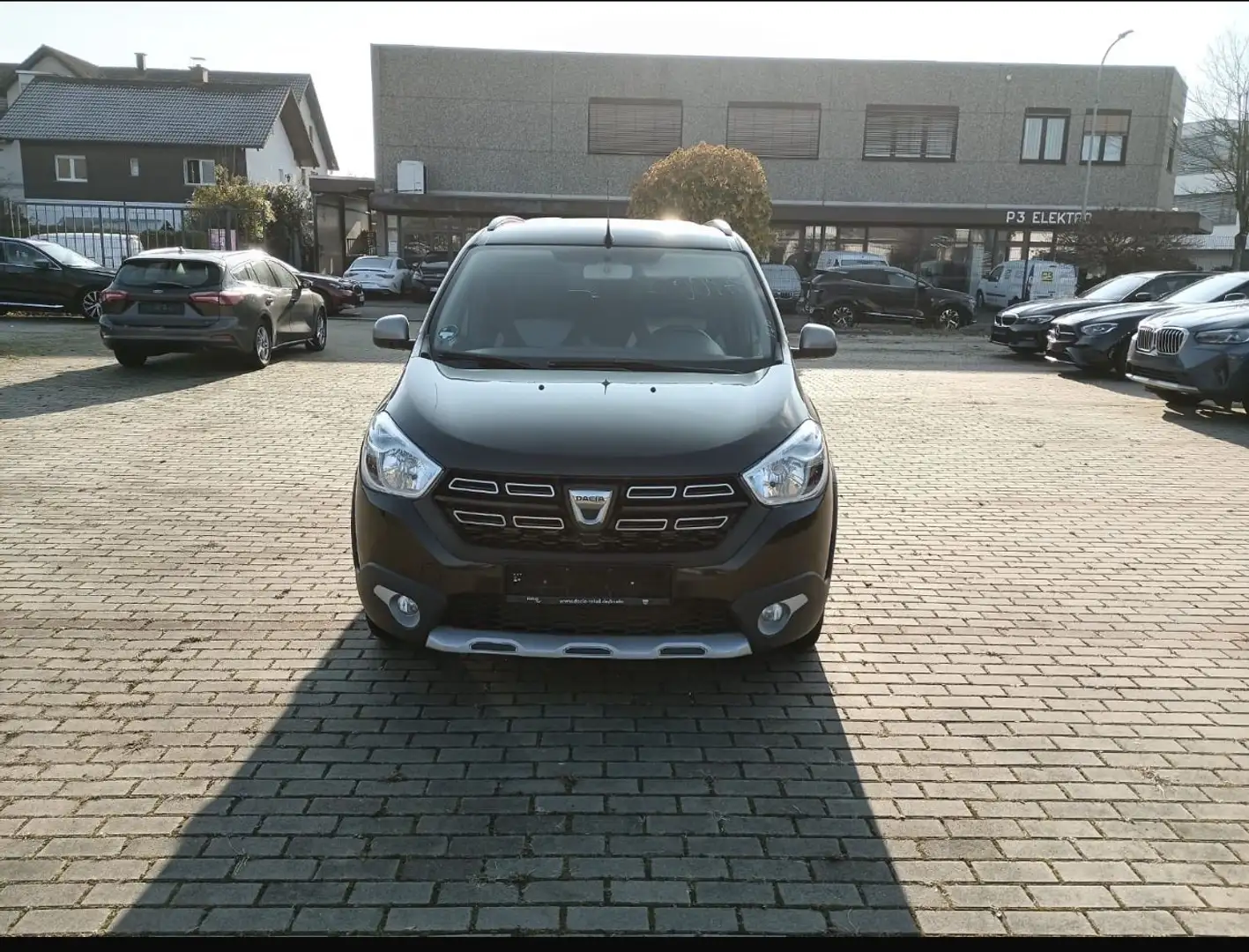 Dacia Lodgy Stepway 7 Sitze/Navi/Kamera/10800Netto Schwarz - 1
