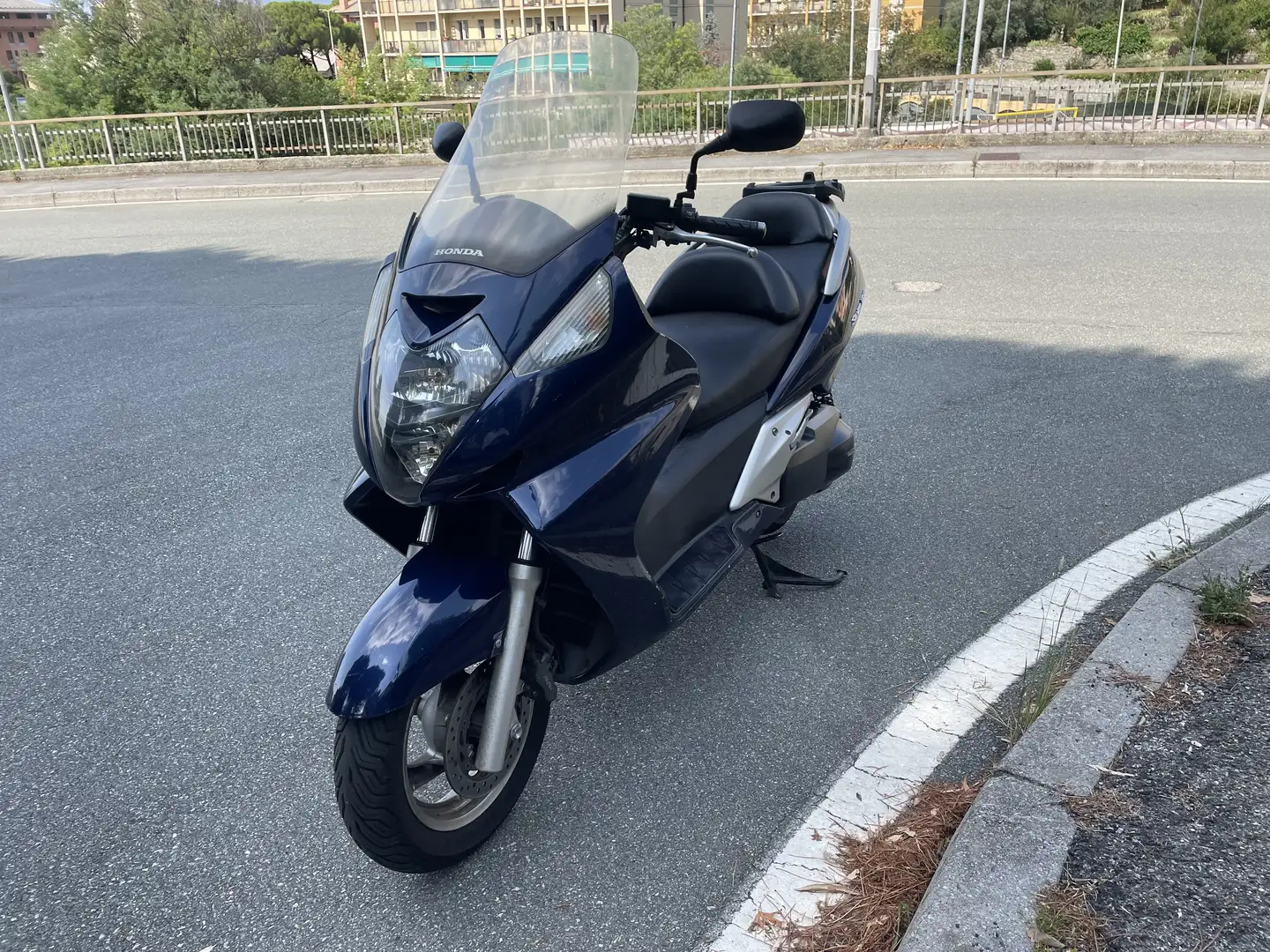 Honda Silver Wing 600 - 1