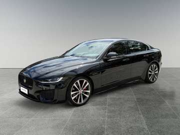 XE 2.0d i4 mhev R-Dynamic Black rwd 204cv auto