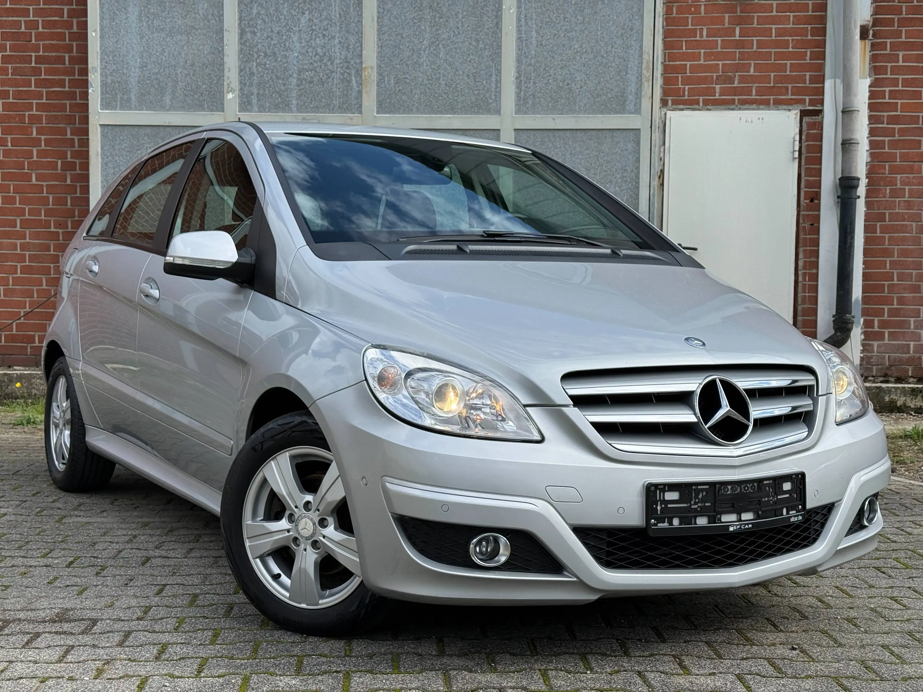 Mercedes-Benz B 180 B 180 (245.232)