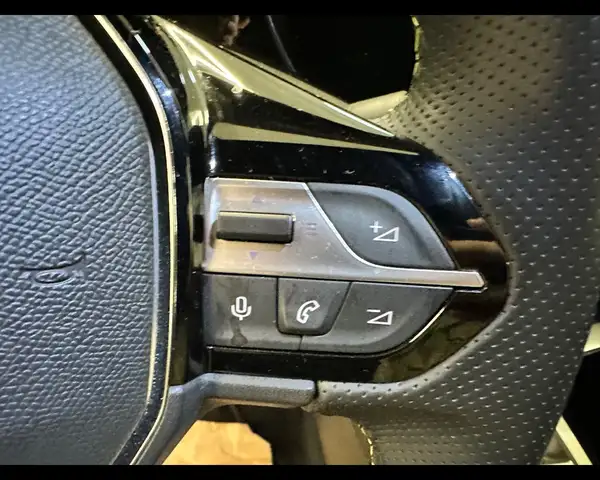 Peugeot 308 view 13