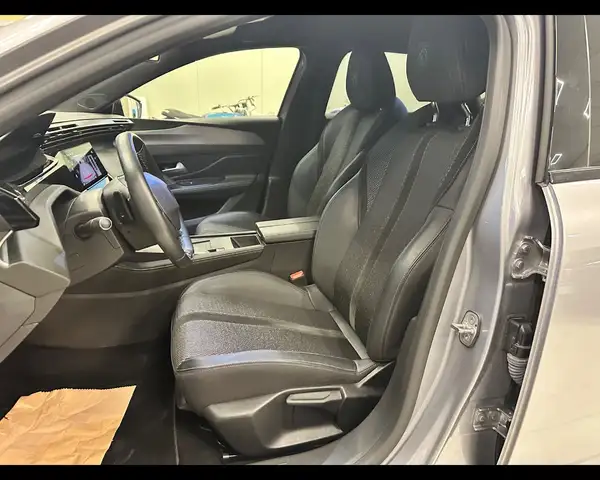 Peugeot 308 view 10