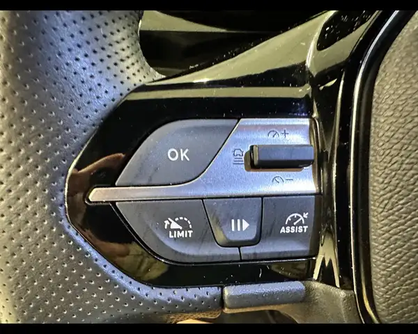 Peugeot 308 view 12