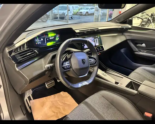 Peugeot 308 view 9