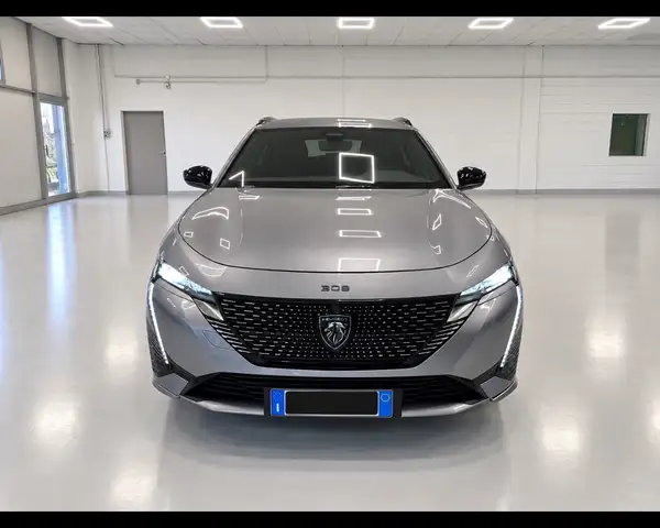 Peugeot 308 view 2