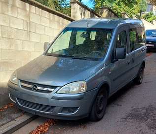 Tour 1.3 CDTi Essentia
