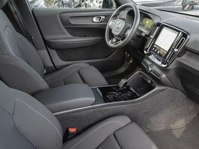 Volvo C40 view 9