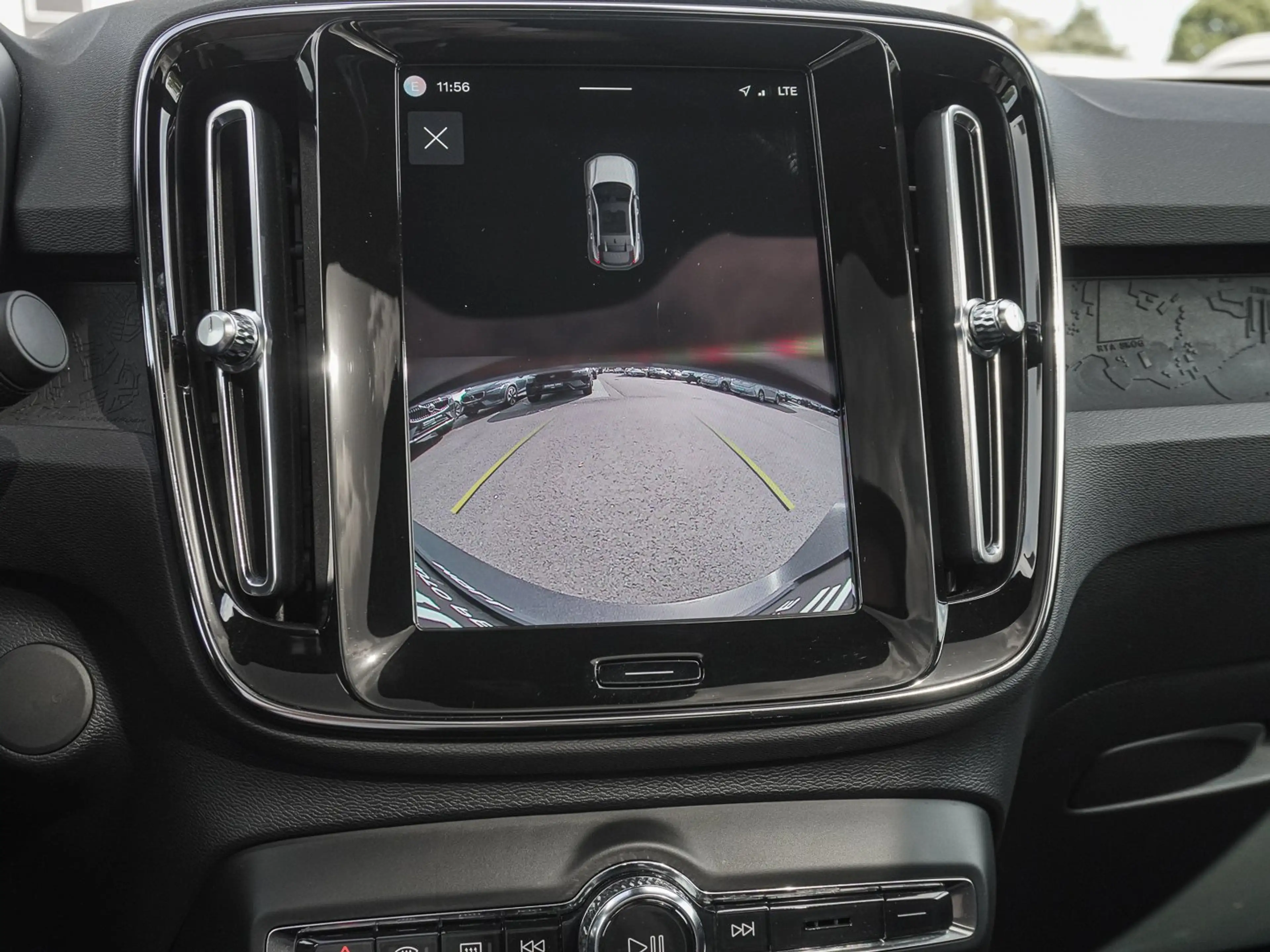 Volvo C40 Recharge Twin Pure Electric AWD Core Core Recharge — photo 14