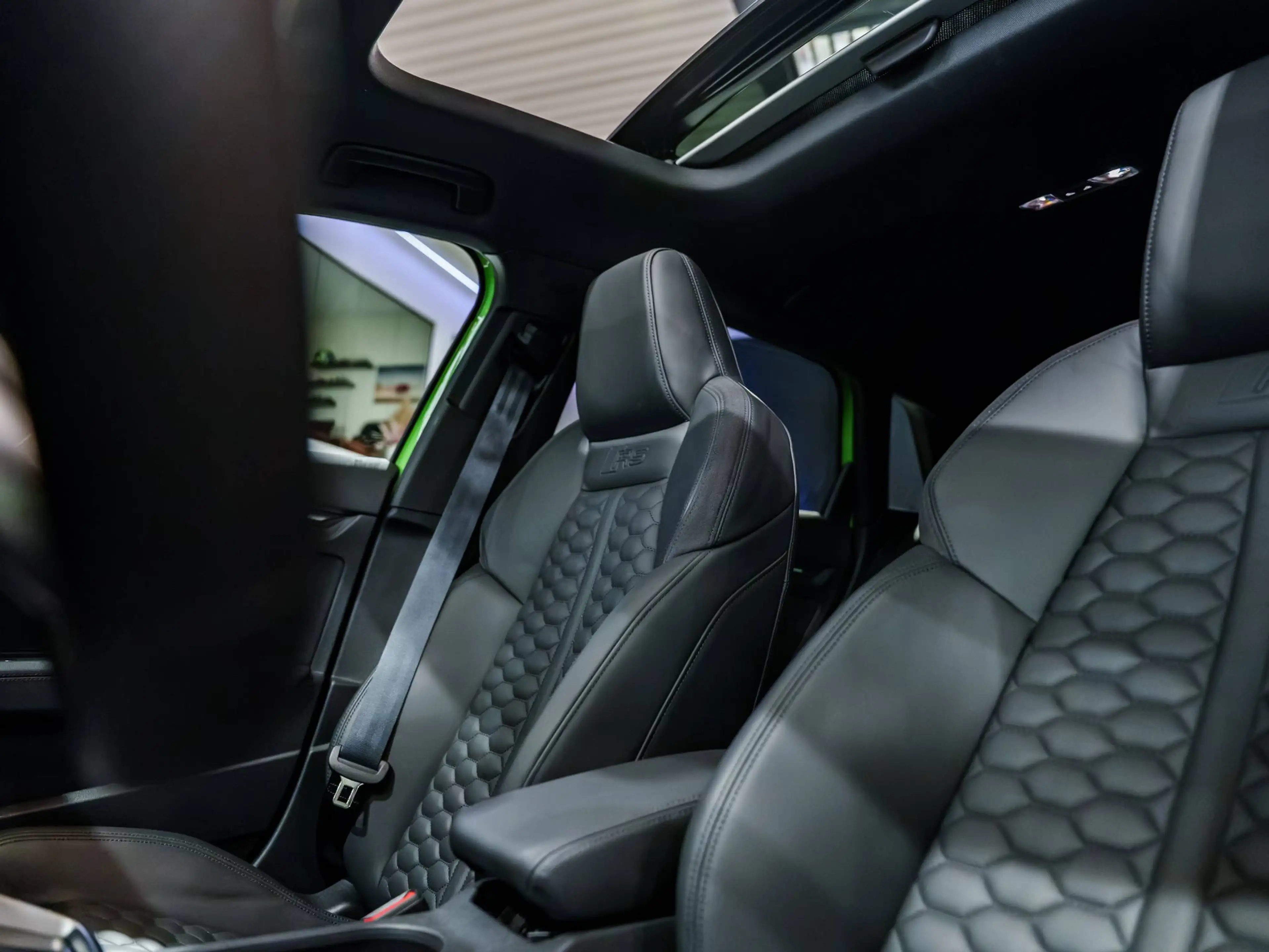 Audi RS3 NP: €86.072,69 - RS Dynamic Plus - Keramisch - Pano - B&O - HUD - Matrix LED - ACC - 19" - RS Sportuitlaat — photo 14