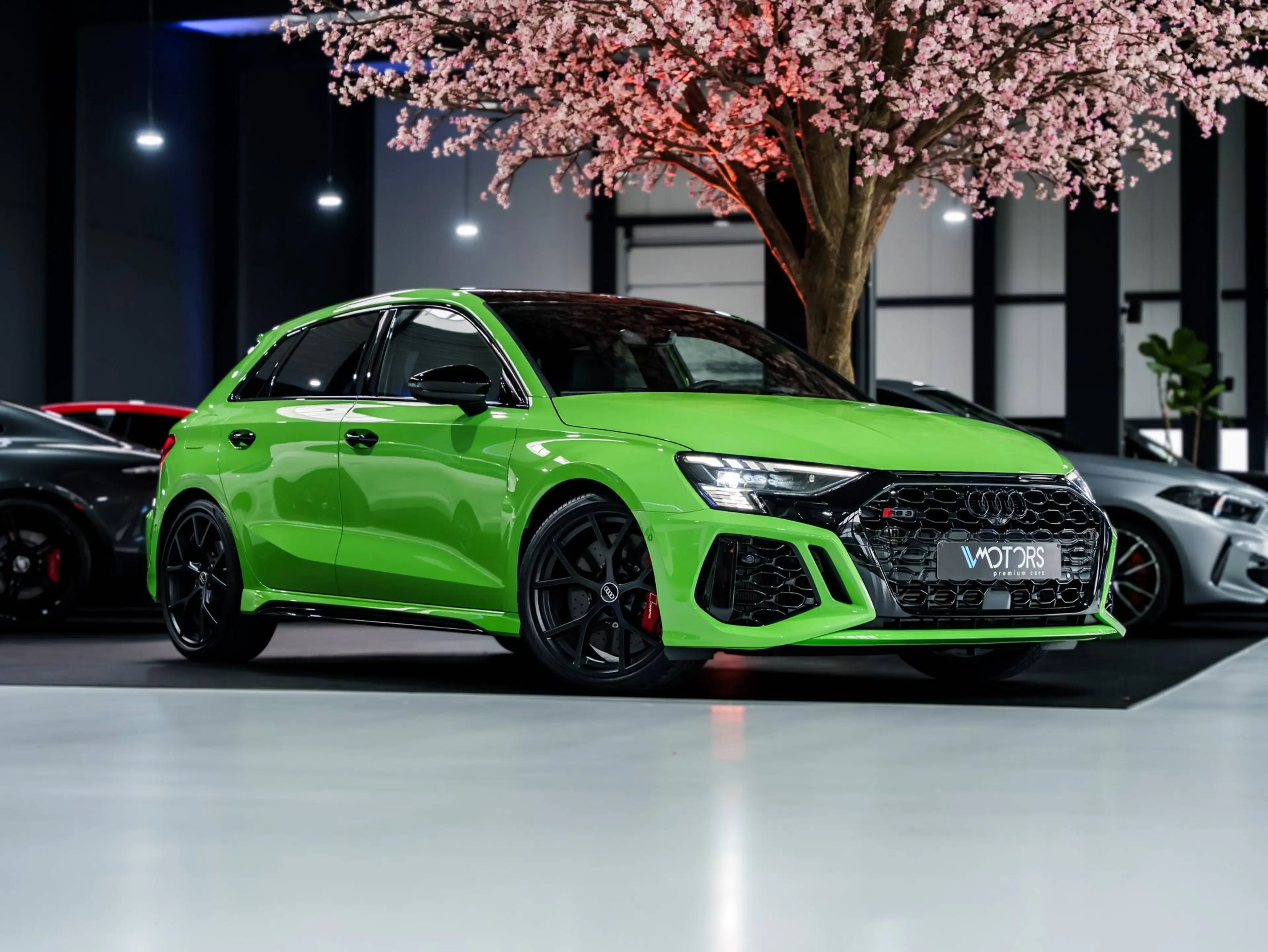 Audi RS3 NP: €86.072,69 - RS Dynamic Plus - Keramisch - Pano - B&O - HUD - Matrix LED - ACC - 19" - RS Sportuitlaat