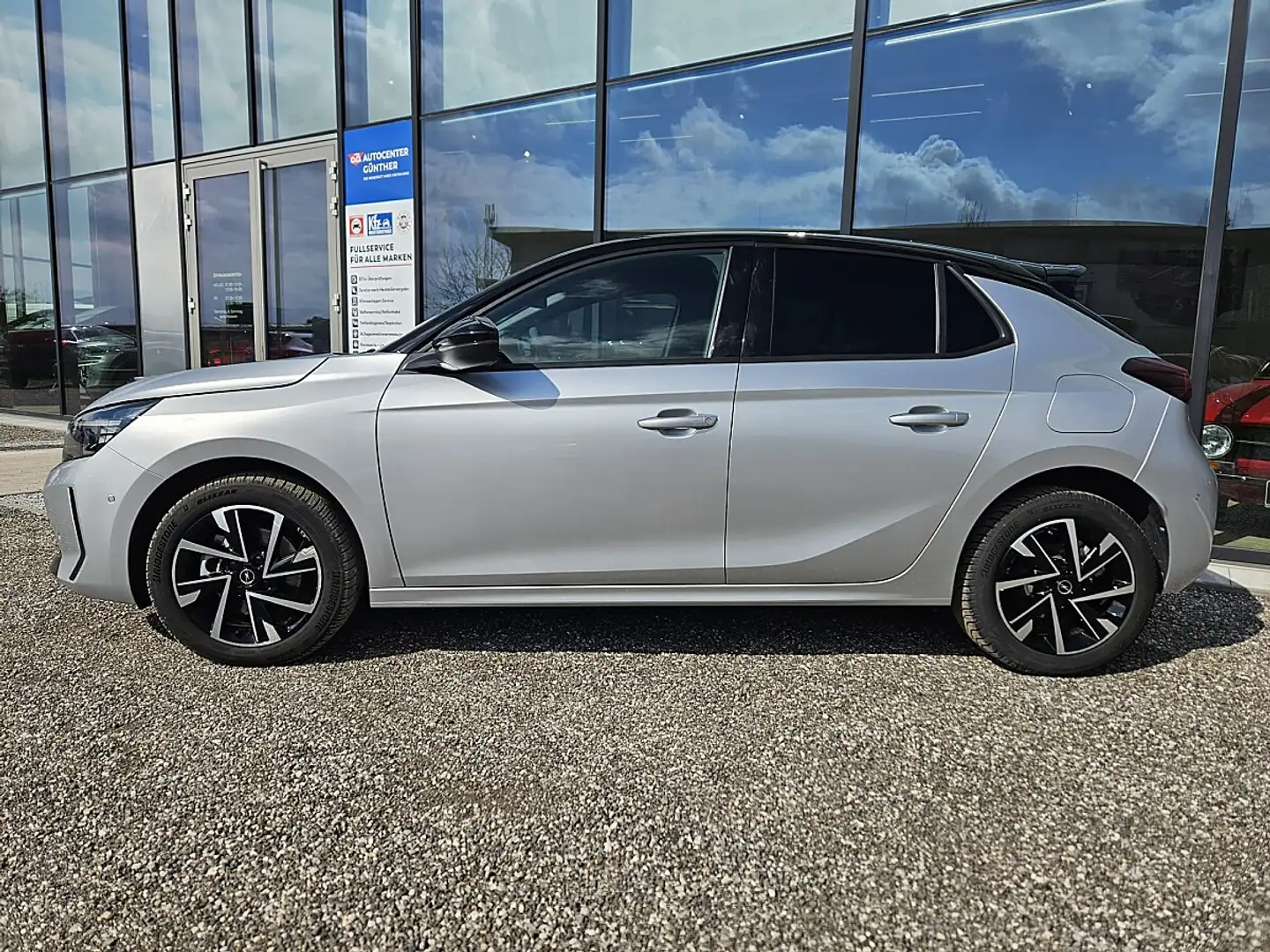 Opel Corsa 1,2 Direct Injection Turbo Euro 6.4  GS Aut. Silber - 2