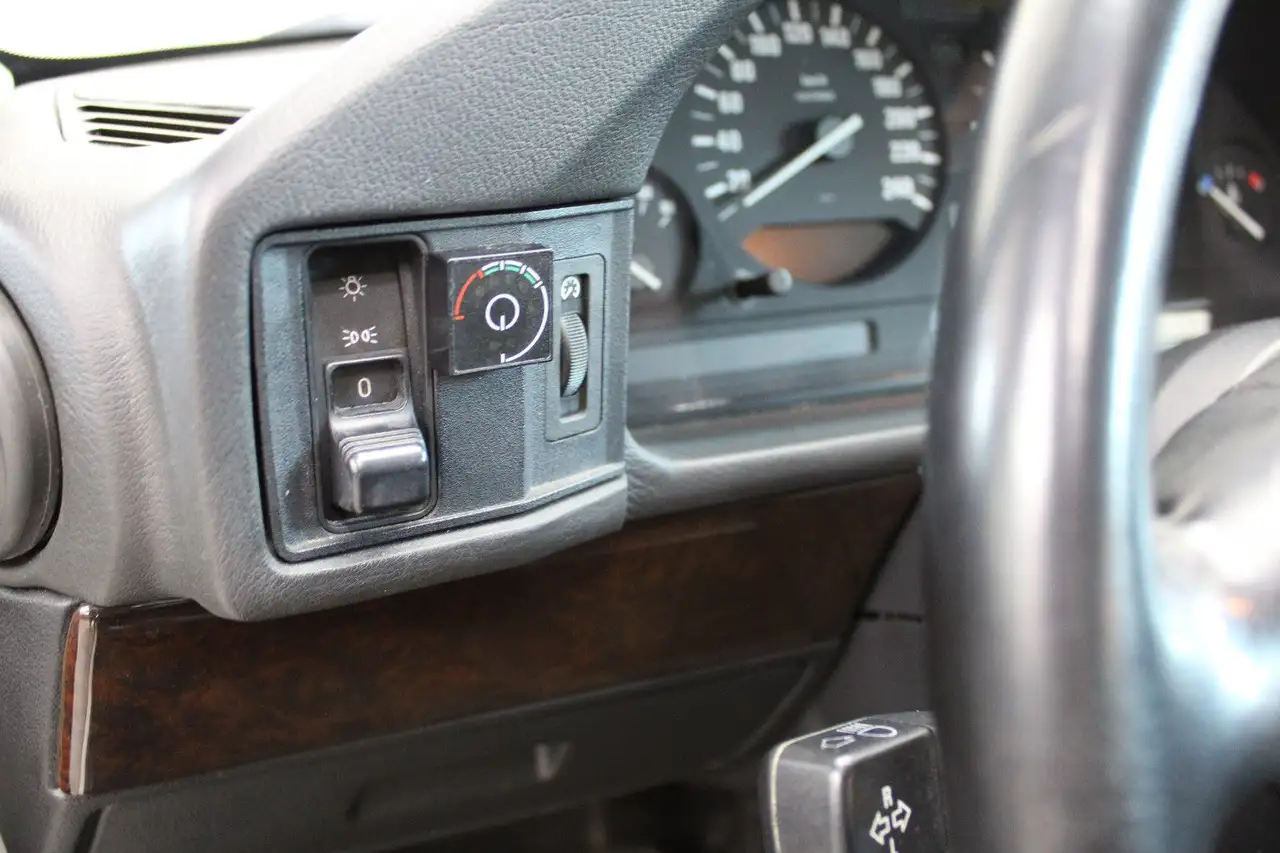 BMW 520 i+H-KENNZEICHEN+LEDER+LPG+AUTOMATIK+, foto 12