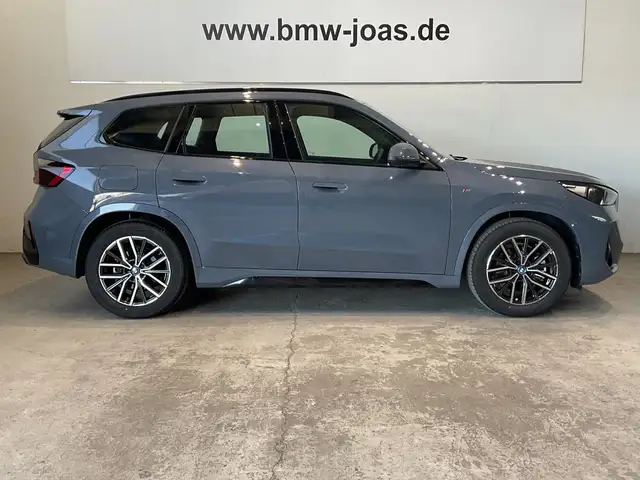 BMW Ix1 view 12