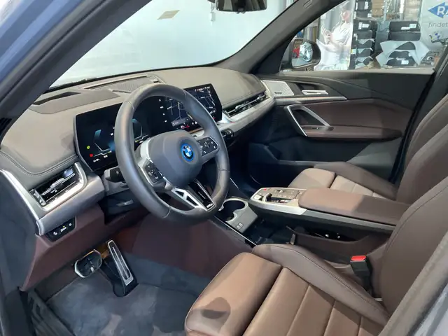 BMW Ix1 view 6