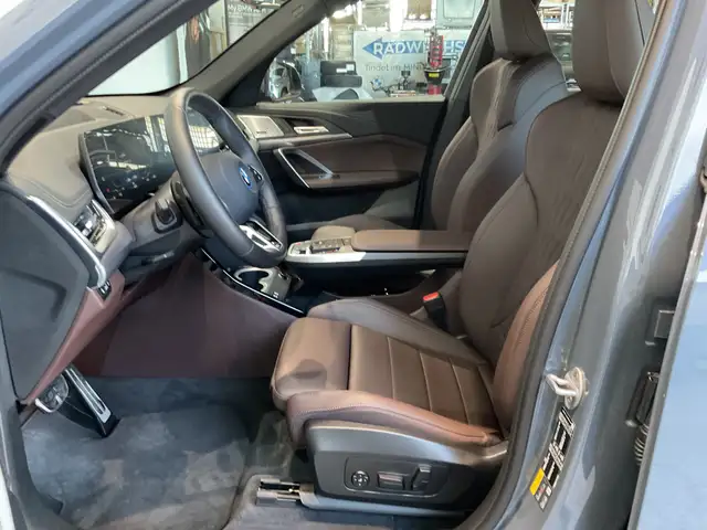 BMW Ix1 view 7