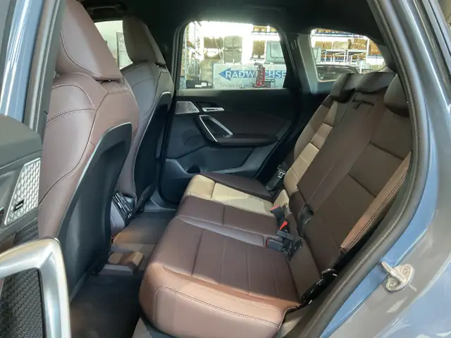 BMW Ix1 view 9