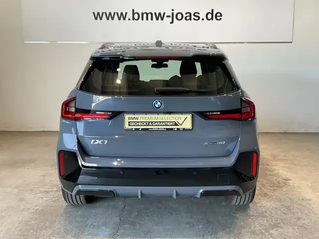 BMW Ix1 view 15