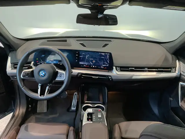 BMW Ix1 view 3
